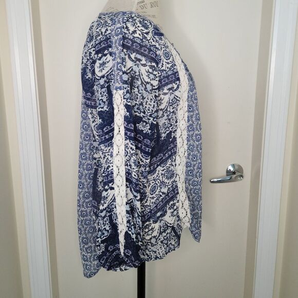 Vintage Contrast Print Crochet Blouse - Picture 3 of 10